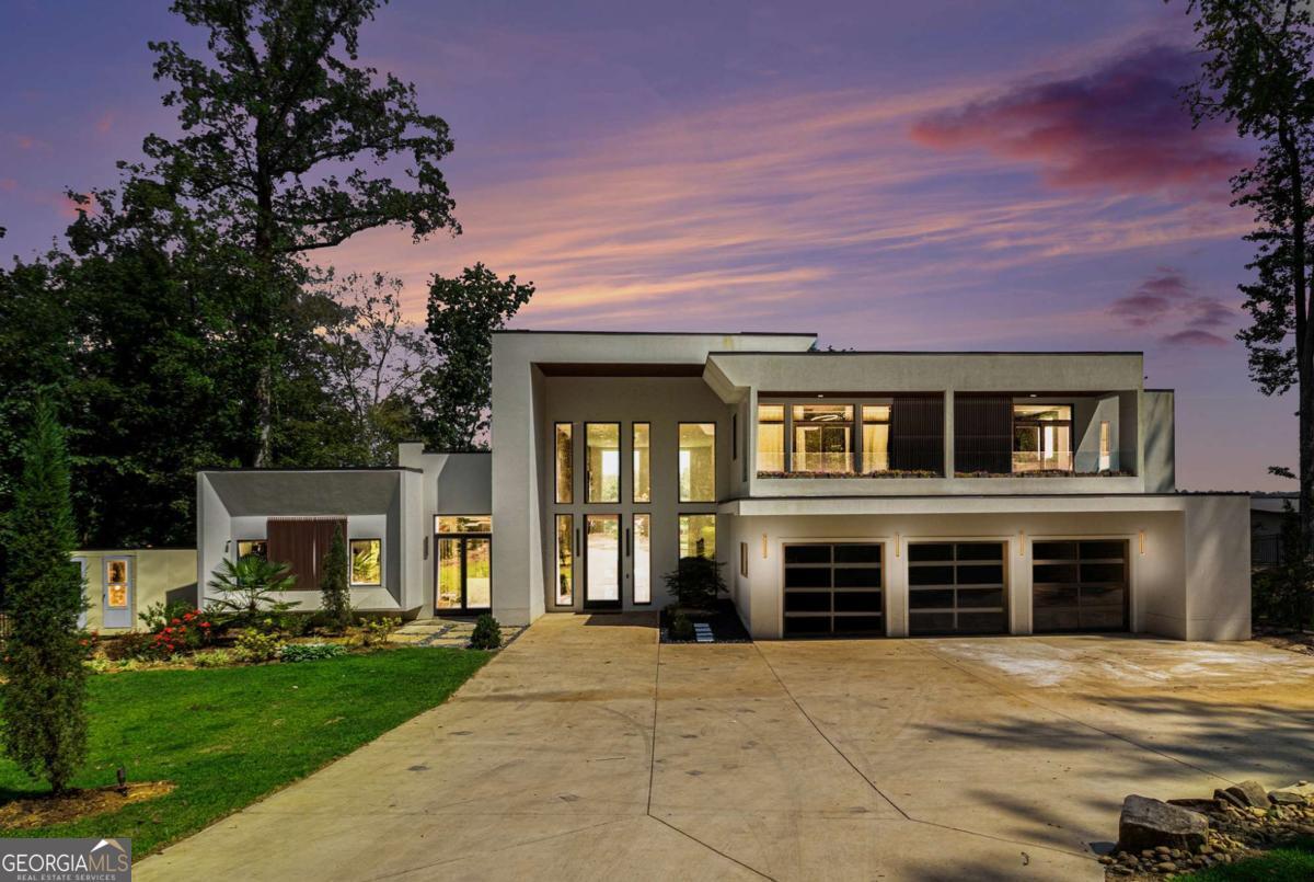 Lake Spivey luxury homes in Clayton County